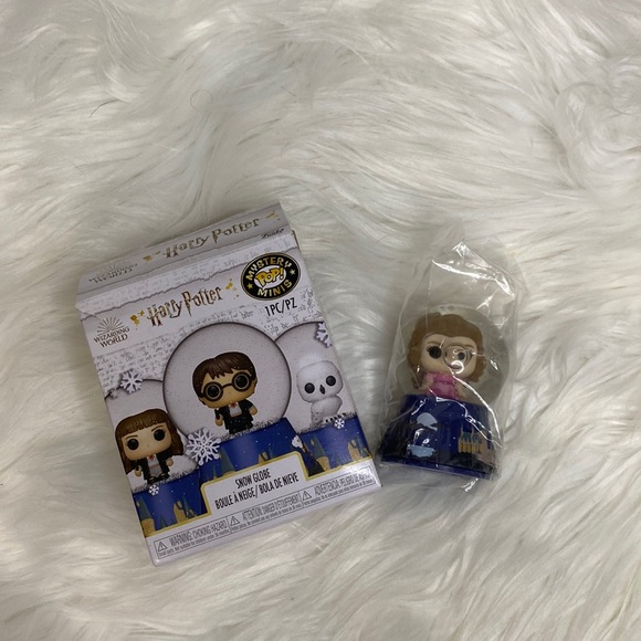 Harry Potter Mystery Snow Globe Funko Hermione - Picture 2 of 3